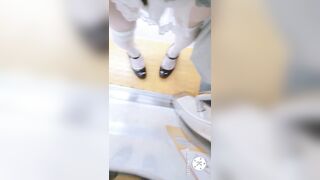 지하철에서 로터넣고 바닥에 애액 흘리는 년 korean porn