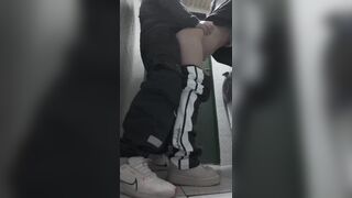 (한국야동) 몸매 좋은년 공중화장실에서 개따먹기 korean porn vip